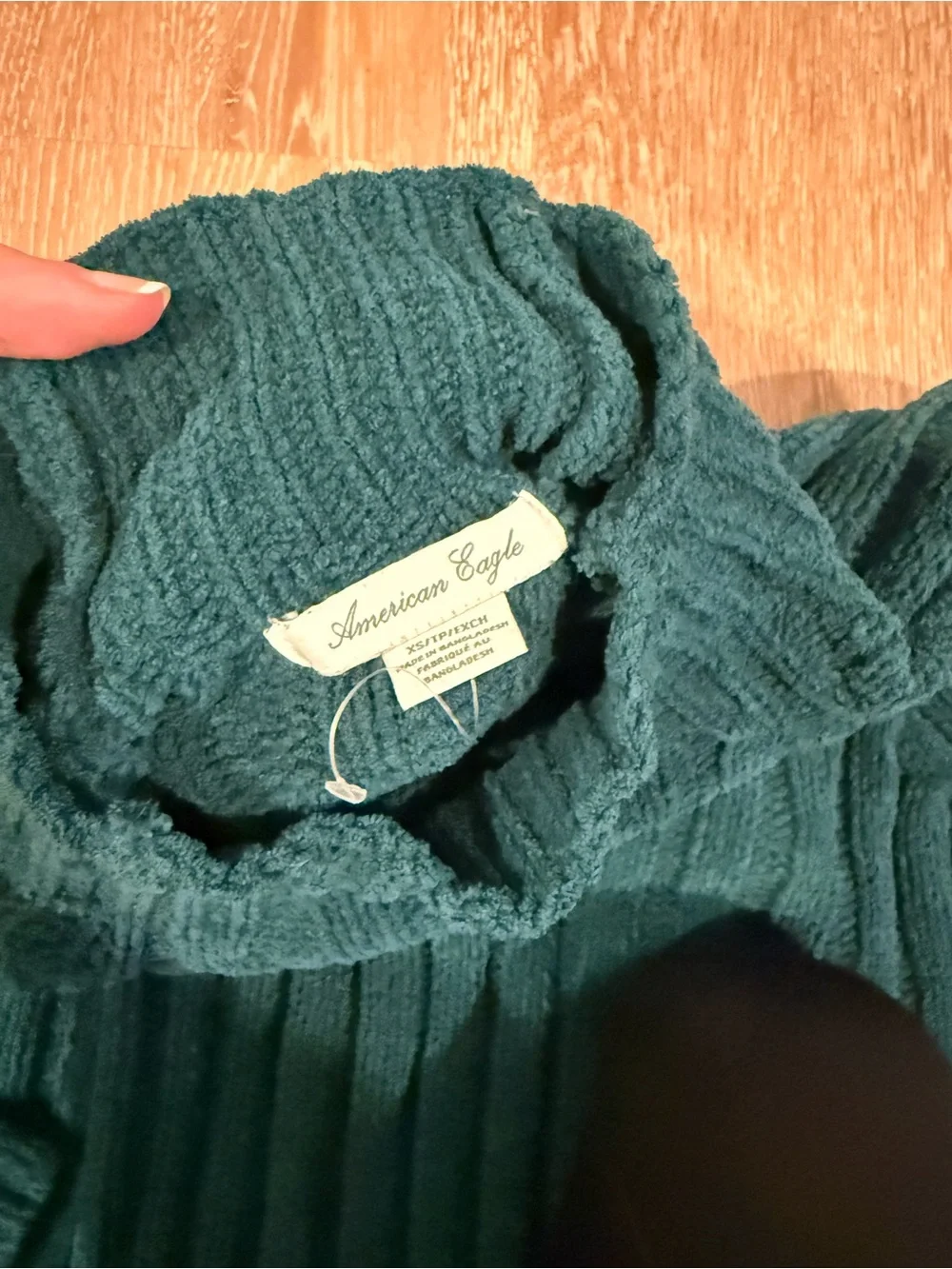 American eagle teal green sweater  XS Good condition
